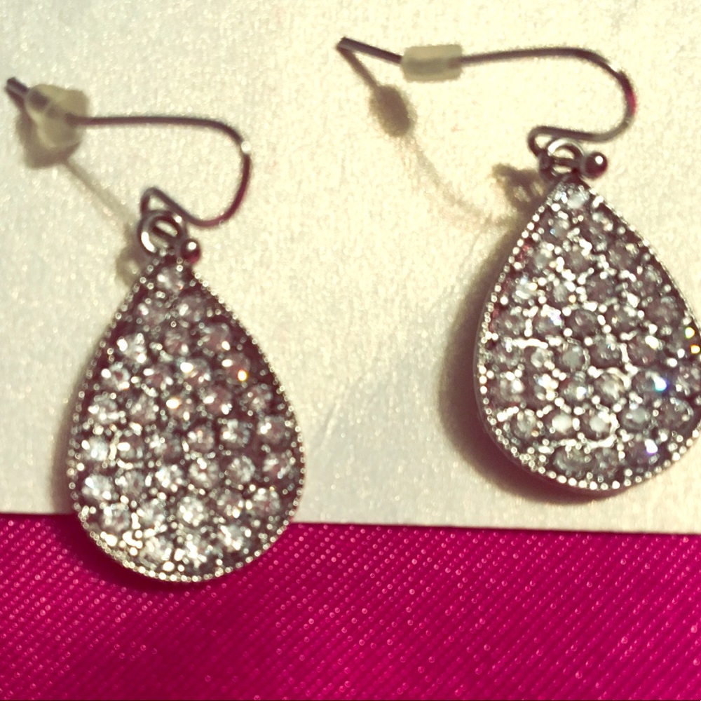 Drop earrings